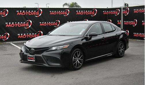 2024 Toyota Camry SE