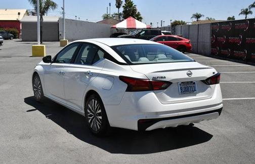 White 2024 Nissan Altima 2.5 SV