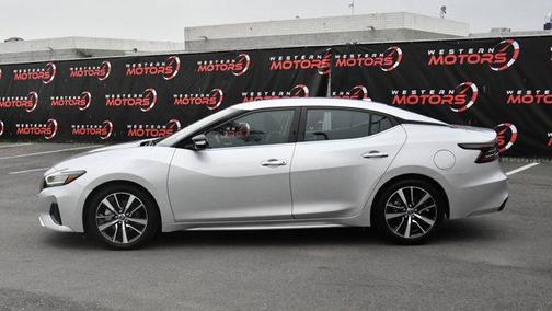 2023 Nissan Maxima SV