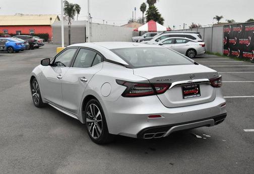 2023 Nissan Maxima SV