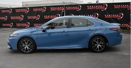 2024 Toyota Camry SE