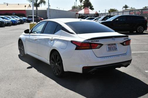 White 2022 Nissan Altima 2.5 SR