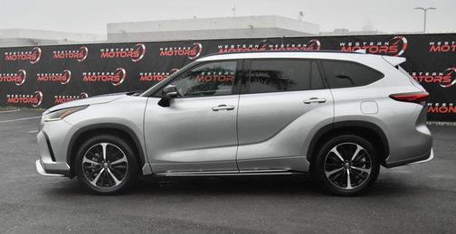 2022 Toyota Highlander XSE