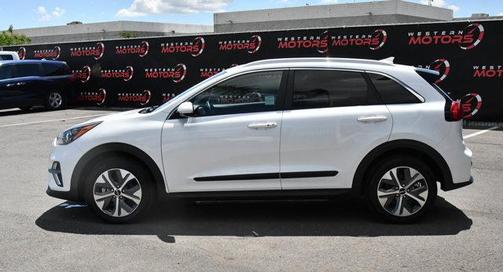 Snow White Pearl 2022 Kia Niro EV EX Premium