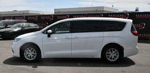 2023 Chrysler Pacifica Touring-L