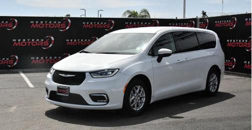 2023 Chrysler Pacifica Touring-L