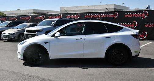 White 2023 Tesla Model Y Long Range