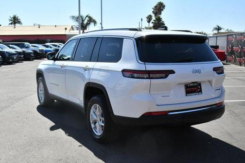 Bright White Clearcoat 2023 Jeep Grand Cherokee L Laredo