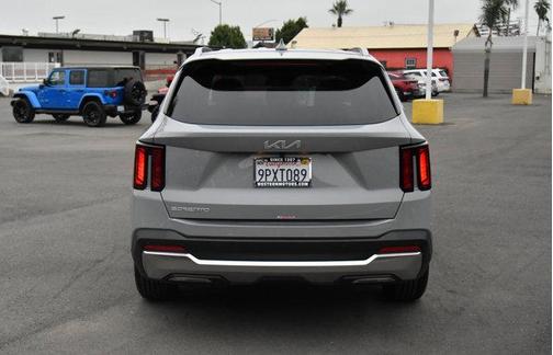 2025 Kia Sorento S