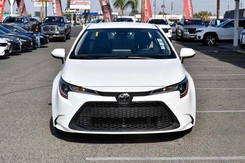 Photo 2 of 34 of 2020 Toyota Corolla LE