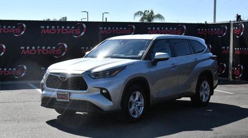 2024 Toyota Highlander LE