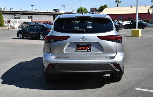 2024 Toyota Highlander LE
