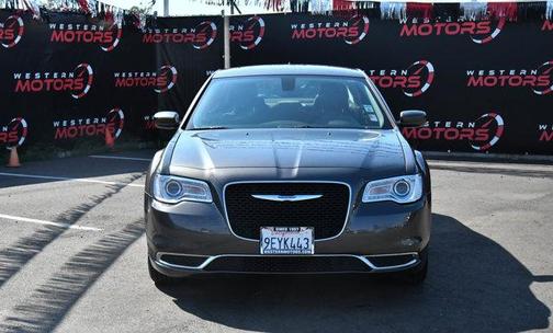 2023 Chrysler 300 Touring