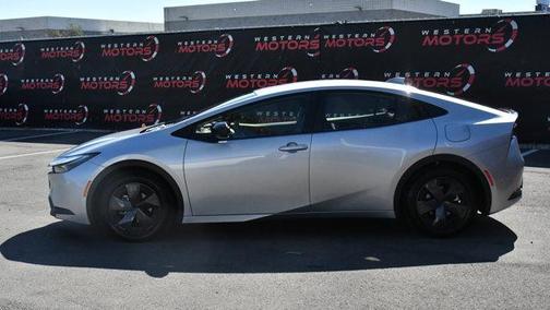 2025 Toyota Prius LE