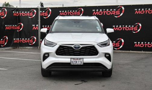 2022 Toyota Highlander Hybrid XLE