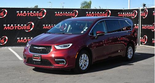 2023 Chrysler Pacifica Touring-L