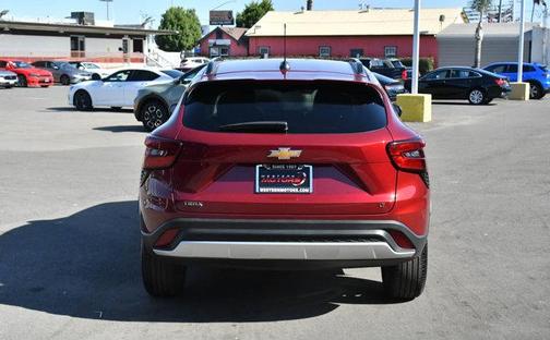 2025 Chevrolet Trax LT