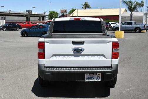 White 2022 Ford Maverick XL