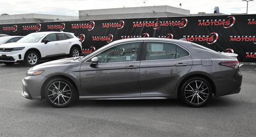 2024 Toyota Camry Hybrid SE