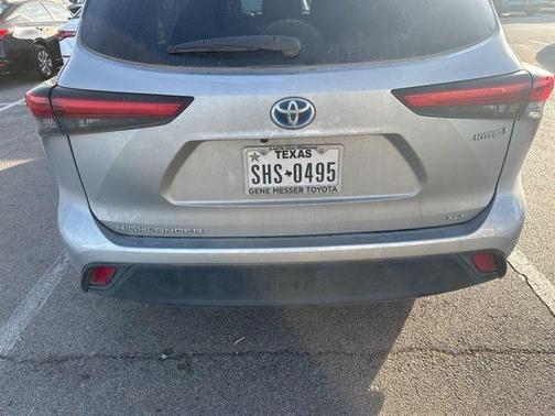 2022 Toyota Highlander Hybrid XLE