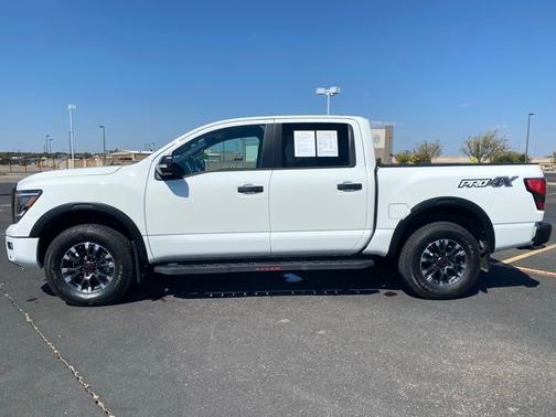 2024 Nissan Titan PRO-4X