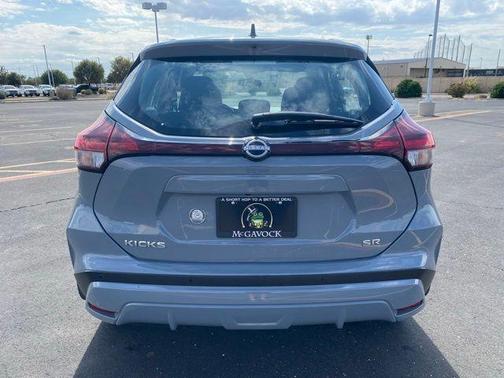 2023 Nissan Kicks SR