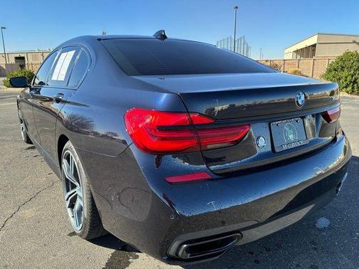 2019 BMW 750 i