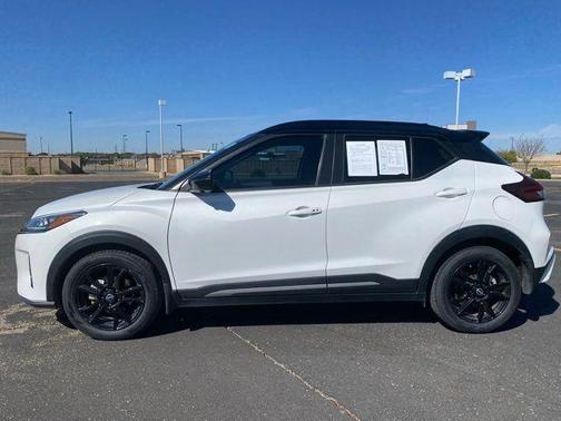 2023 Nissan Kicks SR