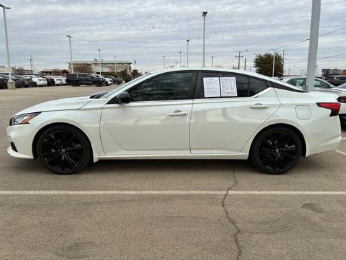 2022 Nissan Altima 2.5 SR