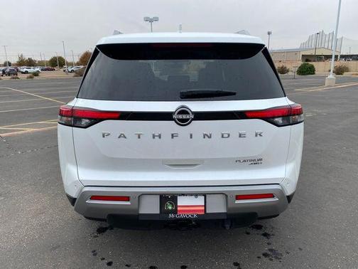 2025 Nissan Pathfinder Platinum
