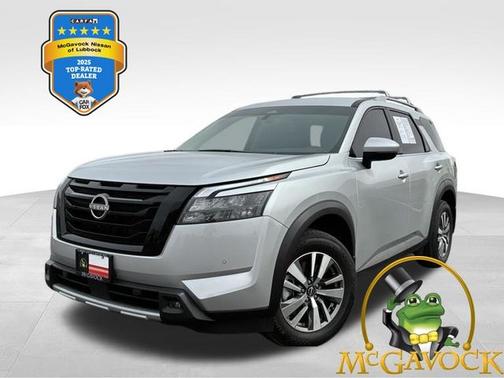 Brilliant Silver Metallic 2025 Nissan Pathfinder SL