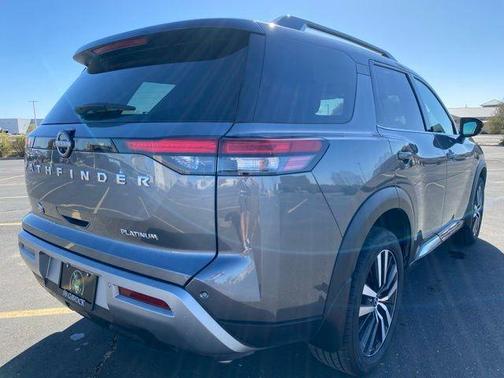 2024 Nissan Pathfinder Platinum
