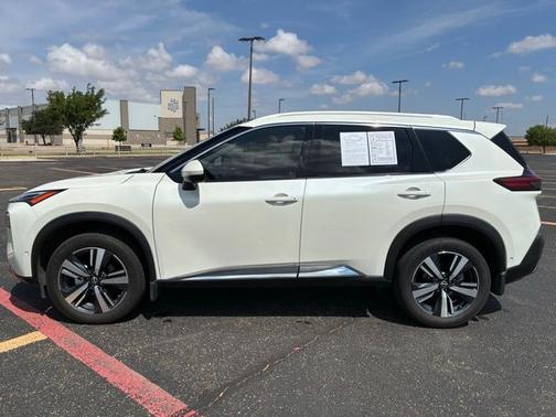 White 2023 Nissan Rogue Platinum