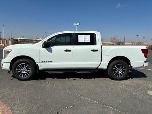 Glacier White 2024 Nissan Titan SV