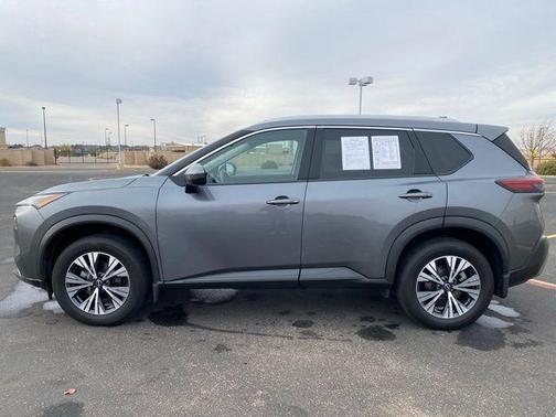 2022 Nissan Rogue SV