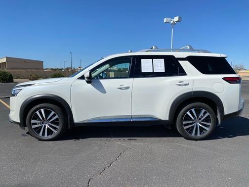 2024 Nissan Pathfinder Platinum