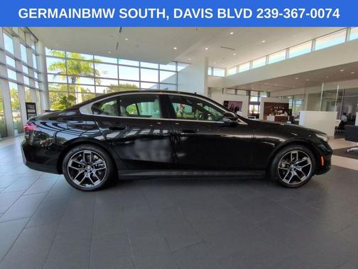 Black Sapphire Metallic 2026 BMW i5 eDrive40
