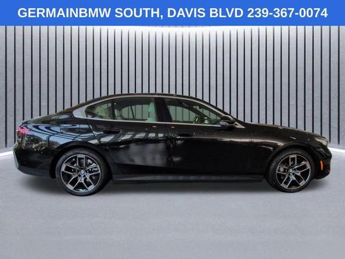Black Sapphire Metallic 2026 BMW i5 eDrive40