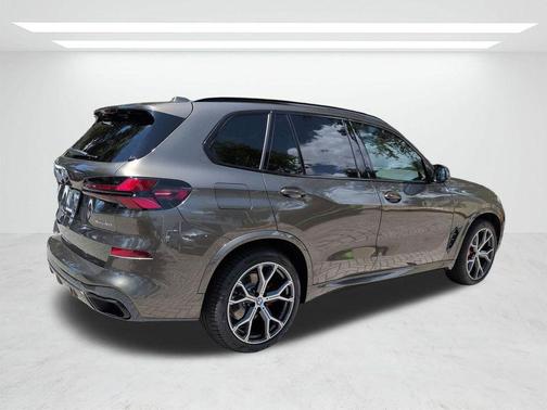 Manhattan Green Metallic 2026 BMW X5 xDrive40i