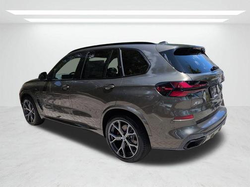 Manhattan Green Metallic 2026 BMW X5 xDrive40i