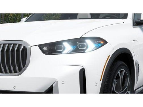 Mineral White Metallic 2026 BMW X5 PHEV xDrive50e