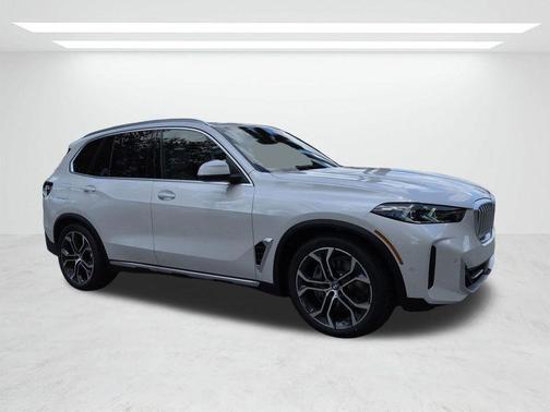Mineral White Metallic 2026 BMW X5 PHEV xDrive50e