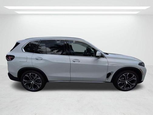 Mineral White Metallic 2026 BMW X5 PHEV xDrive50e