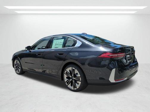 Dark Graphite Metallic 2027 BMW 530 i xDrive