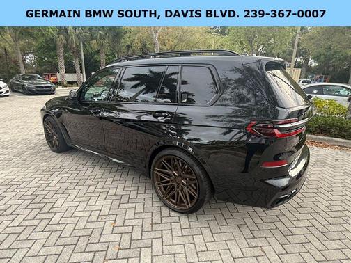 2023 BMW X7 M60i