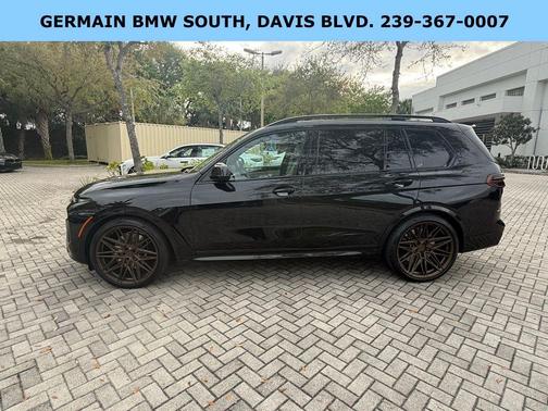 2023 BMW X7 M60i