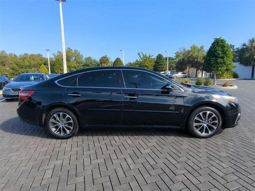 2018 Toyota Avalon XLE