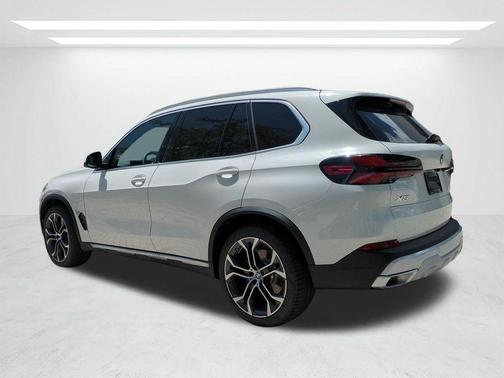 Alpine White 2026 BMW X5 xDrive40i