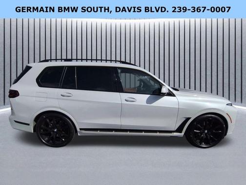 Mineral White Metallic 2023 BMW X7 xDrive40i