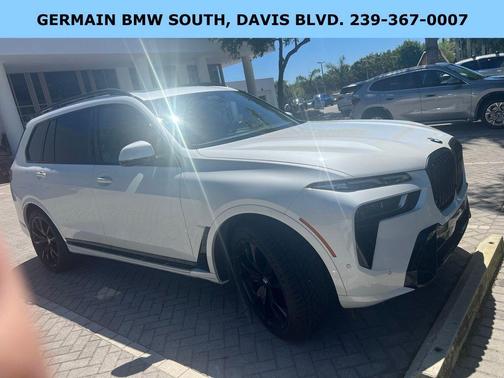 White Metallic 2023 BMW X7 xDrive40i